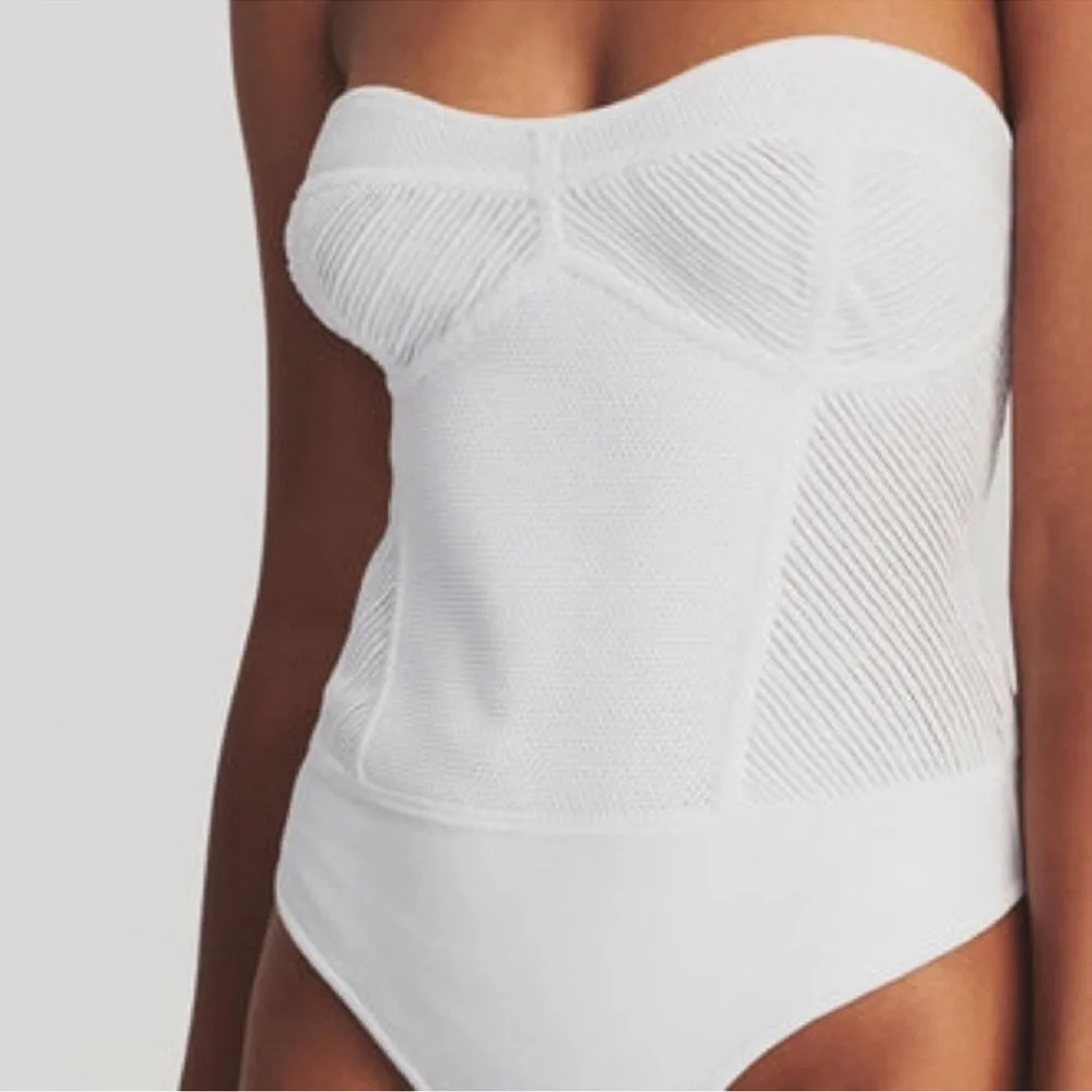 Retrofête LENA BODYSUIT Size L, New With All Original Tags
$137 $300
Size: L - Picture 6 of 8